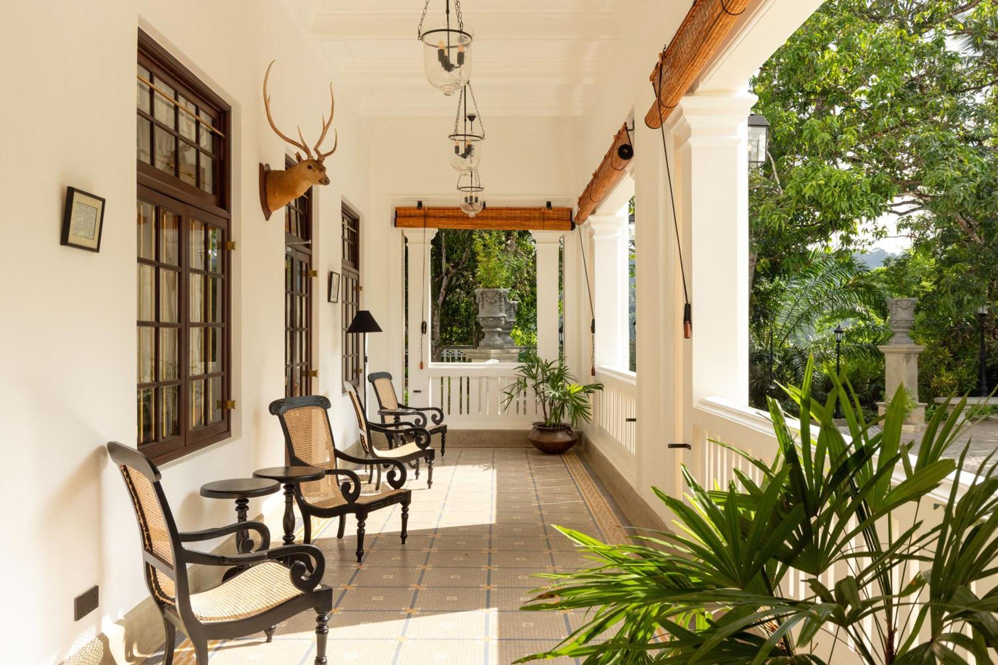 The Grand Walawwa Hotel พินนาวาลา ภายนอก รูปภาพ